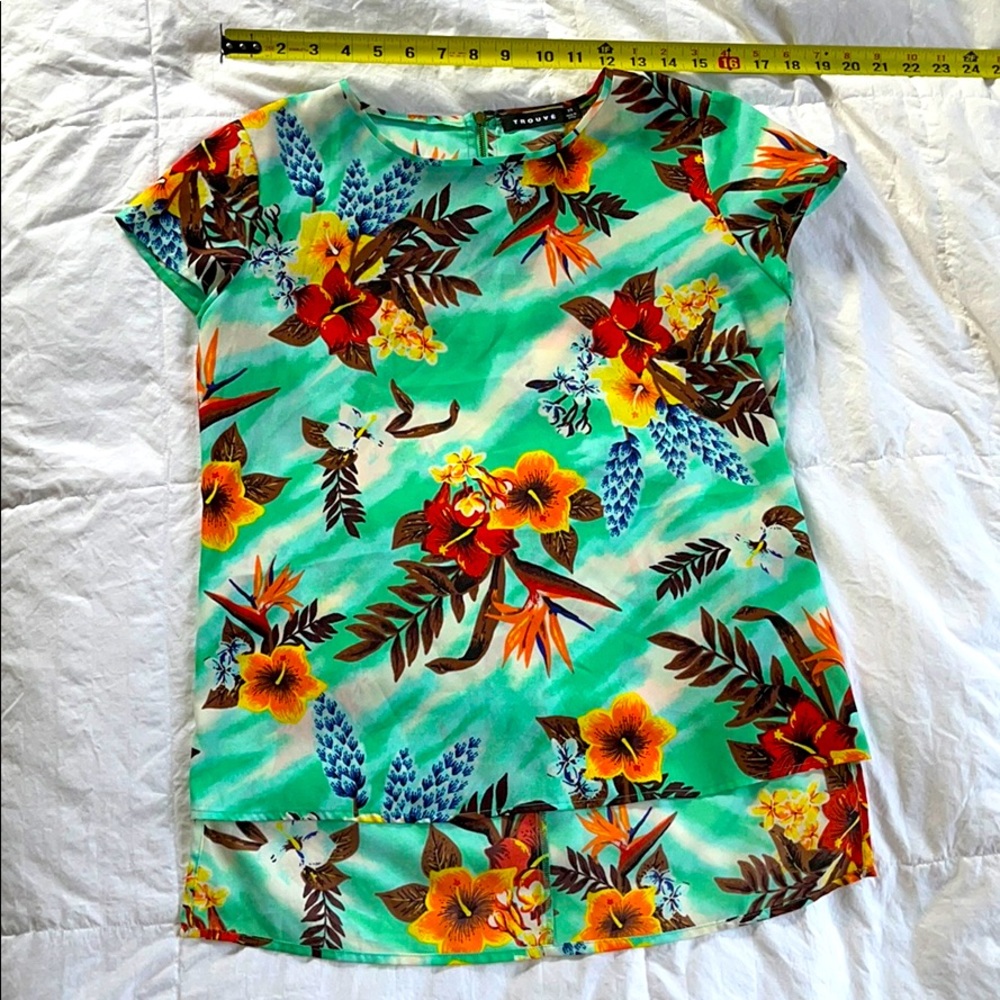 Floral shirt size XS